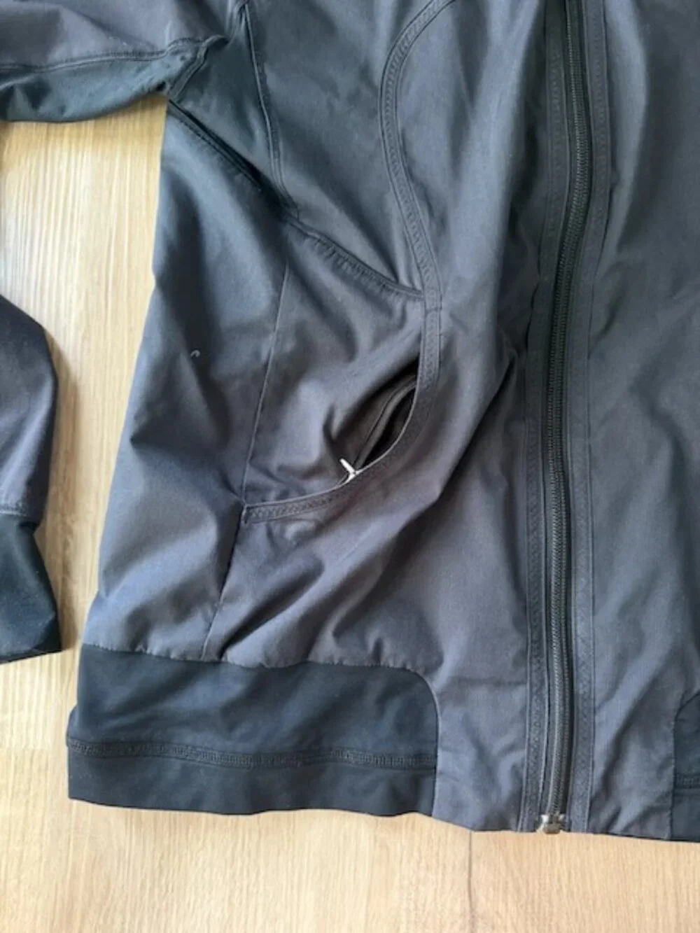 Lululemon Run Track Attack Jacket Sz 6 Charcoal